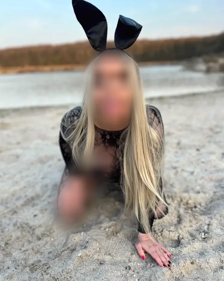 Emma, 34