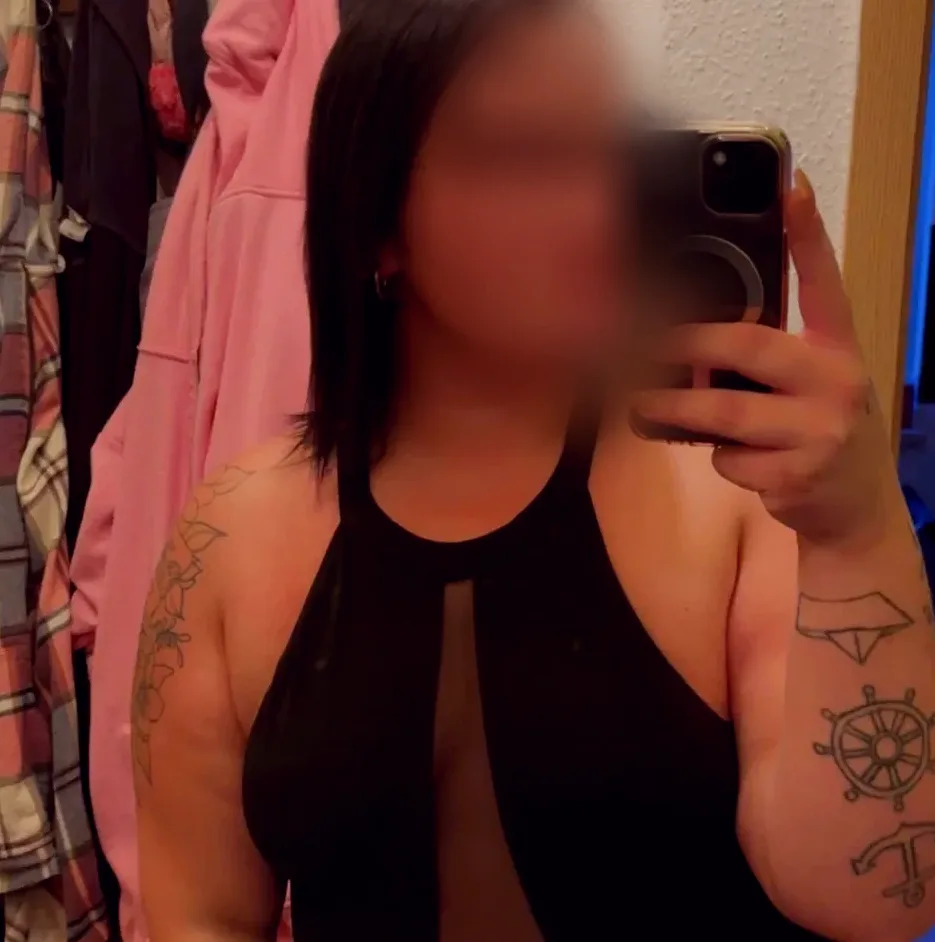 Naomi, 28